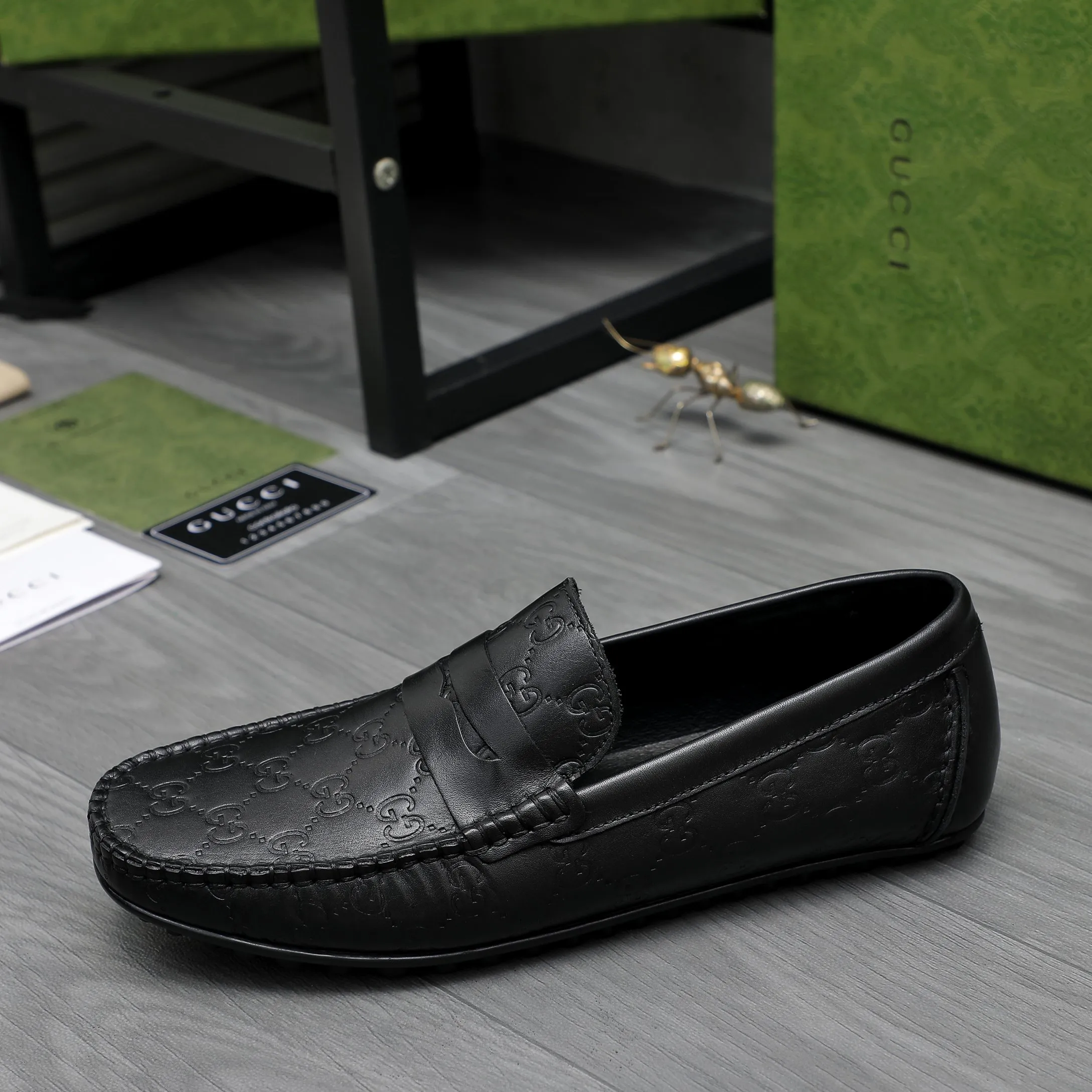 Men's shoes 💰380 Product trademark: GUCCI "Gucci" casual slip-on beanie shoes Regular size: 38-45 (45 is custom-made and non-returnable) Product materials: Selected high-quality embossed cowhide upper, pigskin lining, beanie outsole